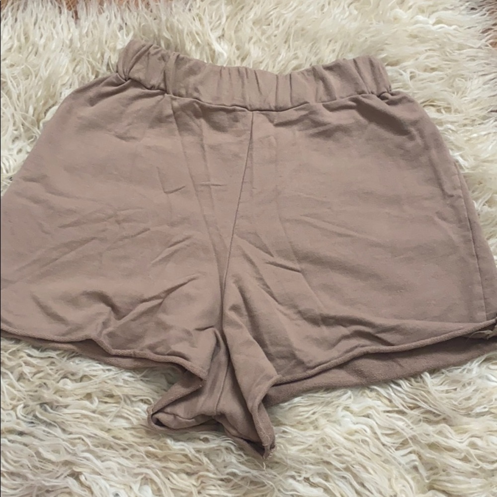 Pretty Little Thing Brown Sweatshorts 0